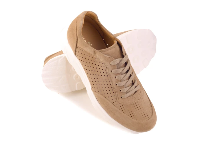 buty sportowe z zamszu