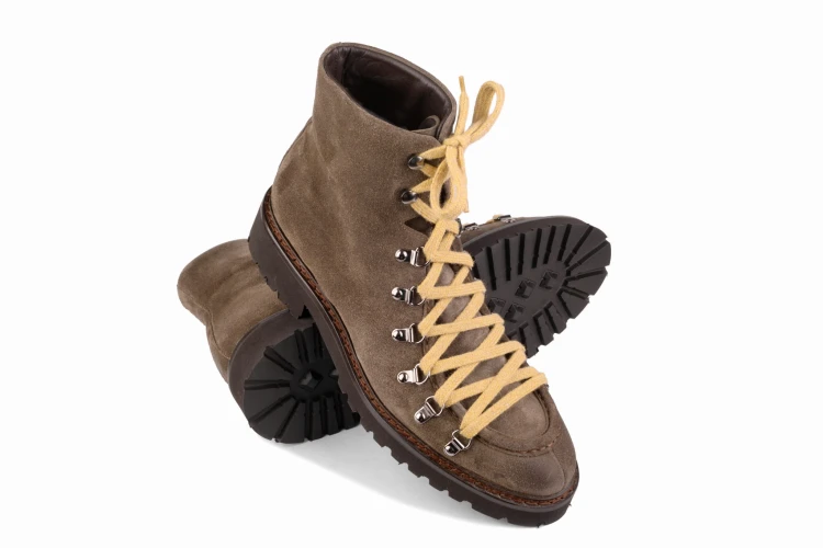 buty zimowe ze skóry zamszowej