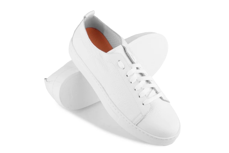 białe sneakersy skórzane
