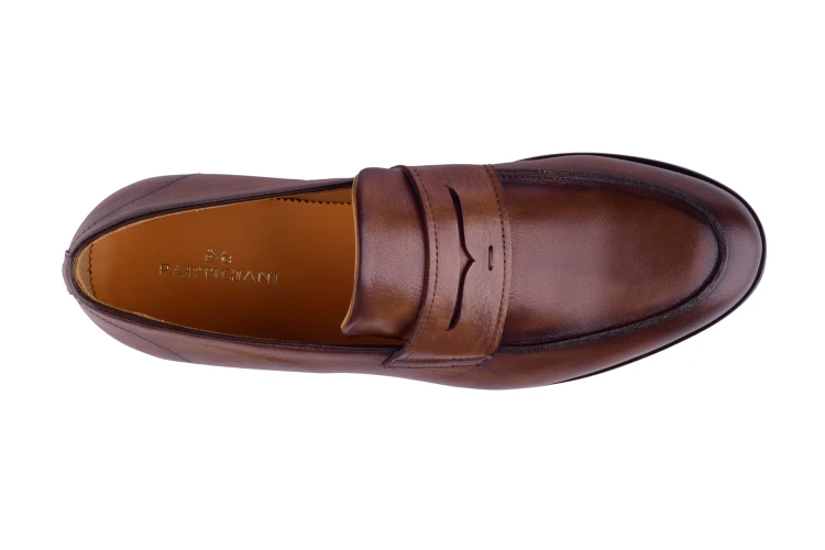 patynowane buty wsuwane