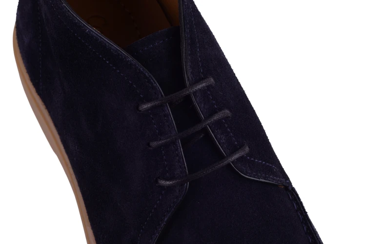 granatowe buty na lato