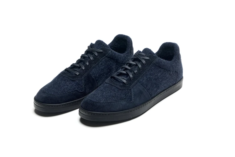ręcznie szyte sneakersy,