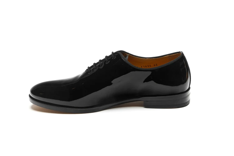 buty do smokingu szyte ze skóry