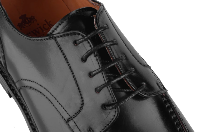 czarne buty, buty z końskiej skóry, derby