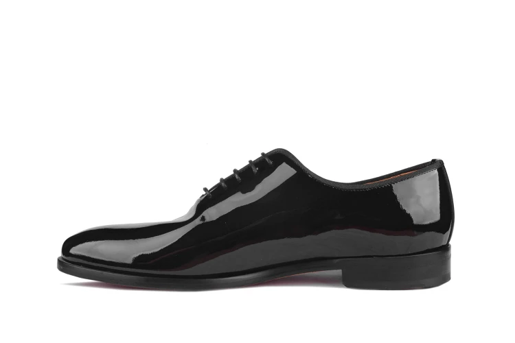 Partigiani 7626, but do smokingu lakierowany wholecut