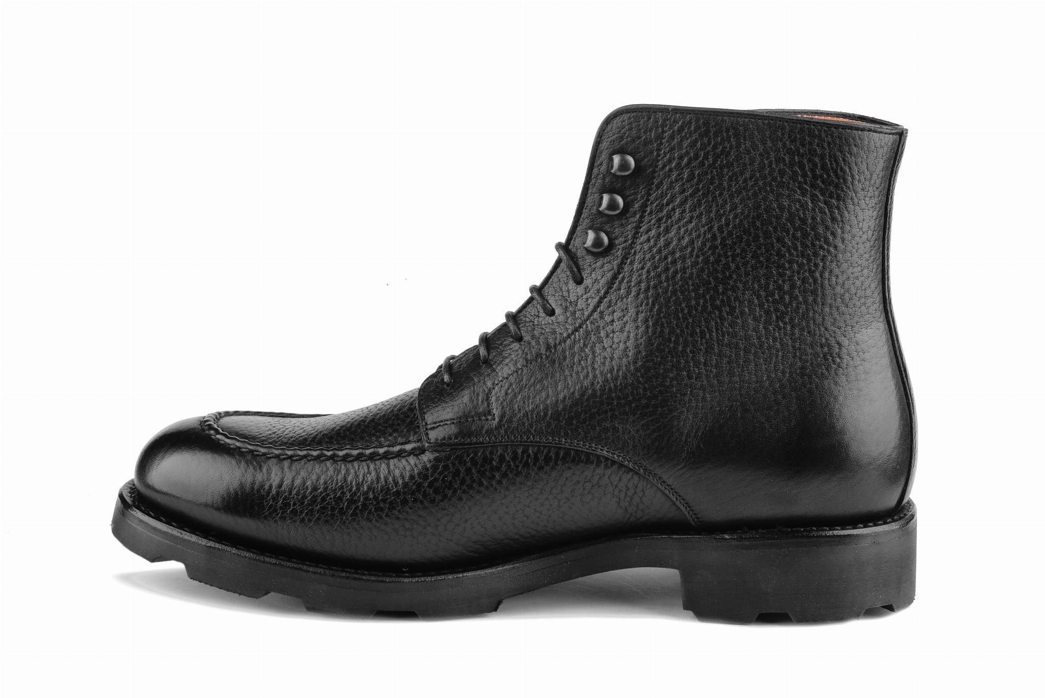 buty na solidnej zimowej podeszwie