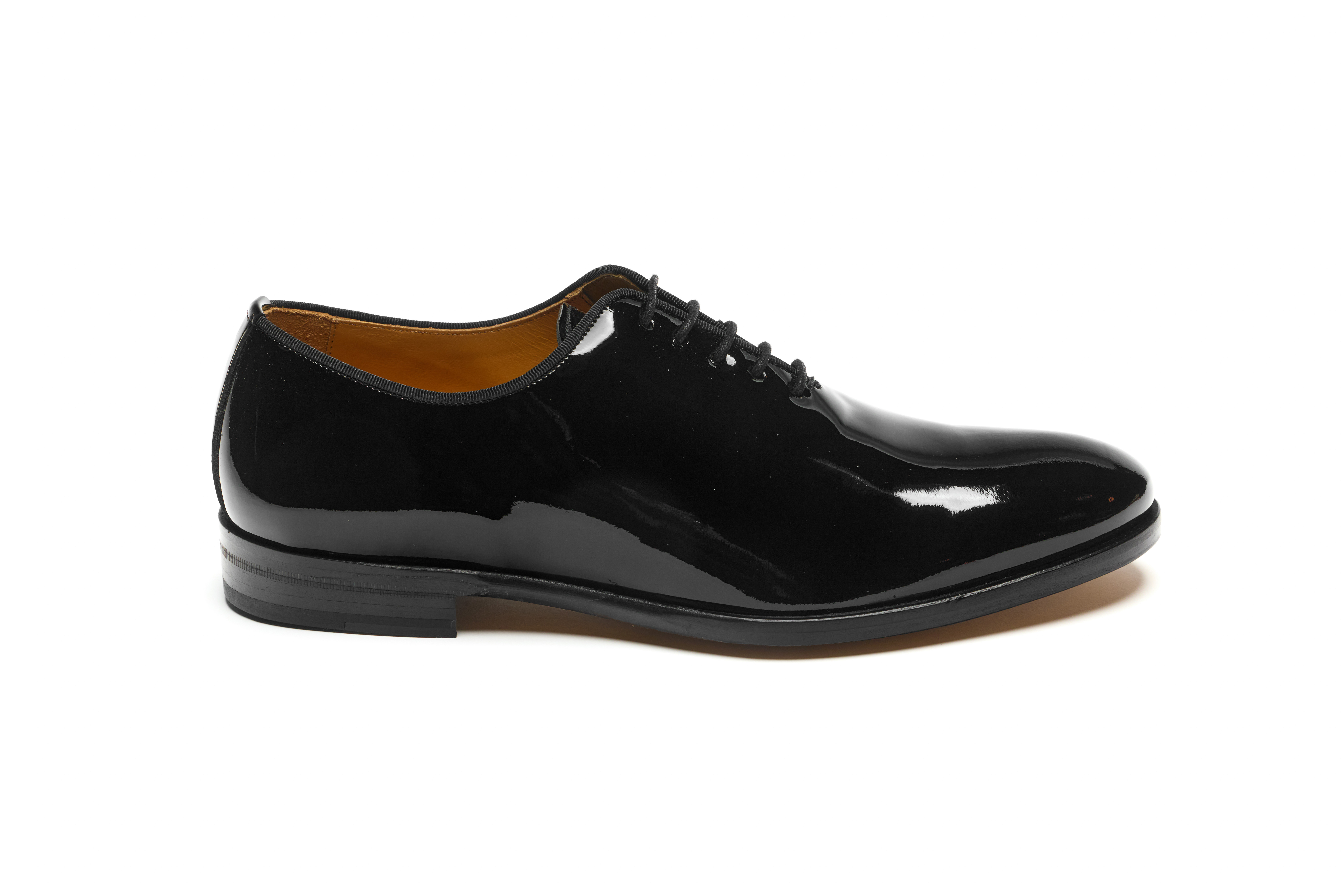 ręcznie szyte buty lakierowane