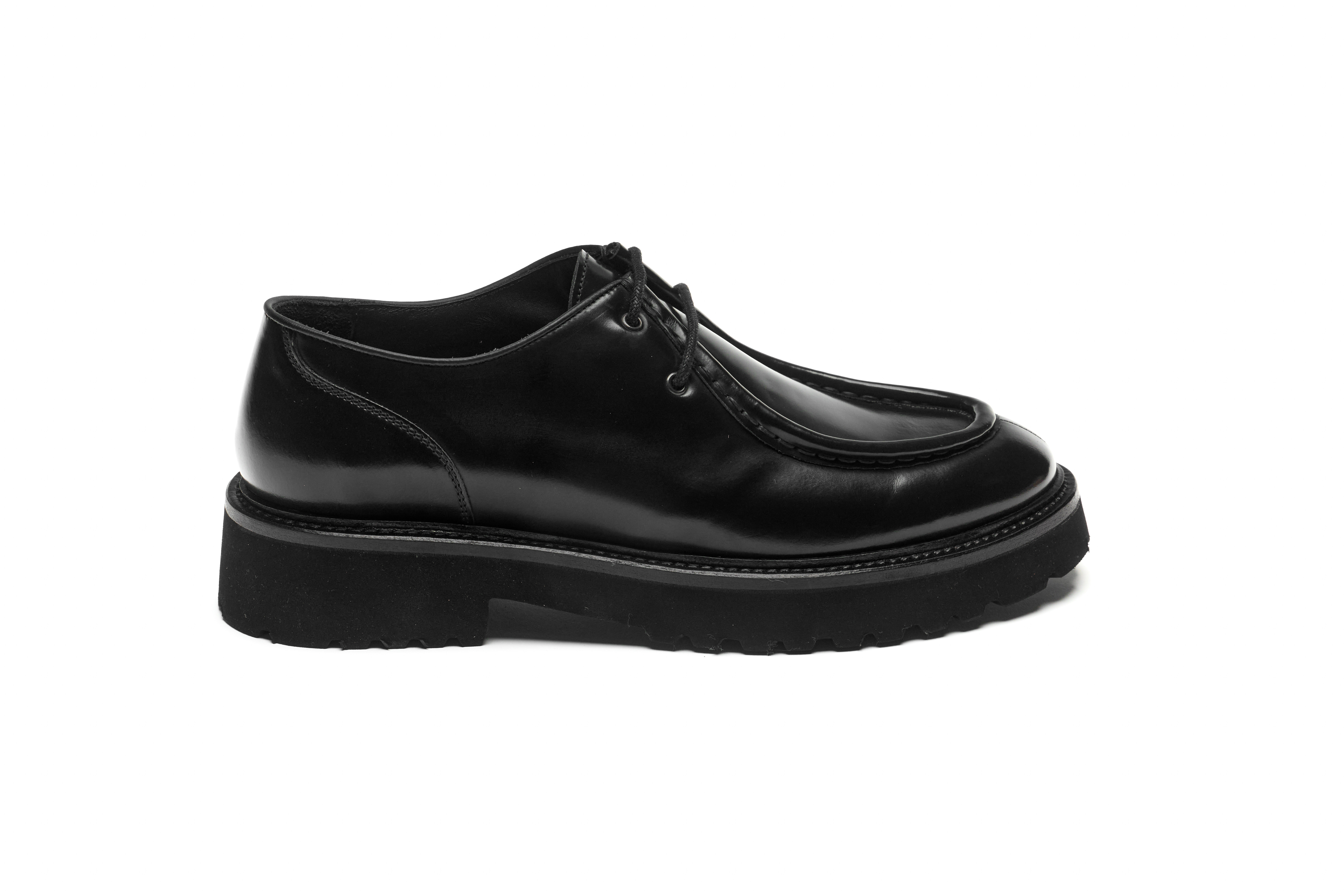 damskie buty szyte czarne